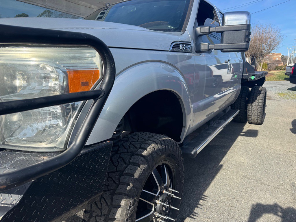 2011 Ford F-350 Image 2