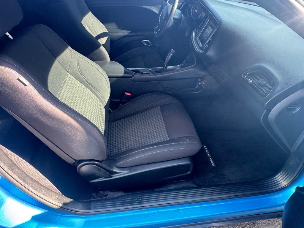 2015 Dodge Challenger Image 12