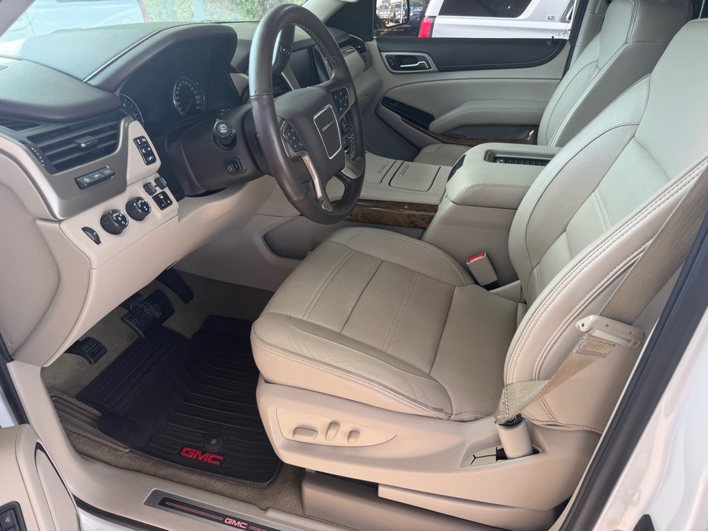 2017 GMC Yukon Image 9