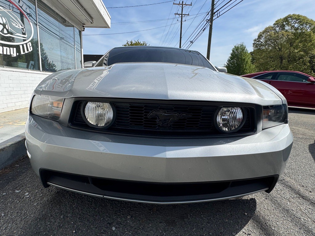 2010 Ford Mustang Image 5