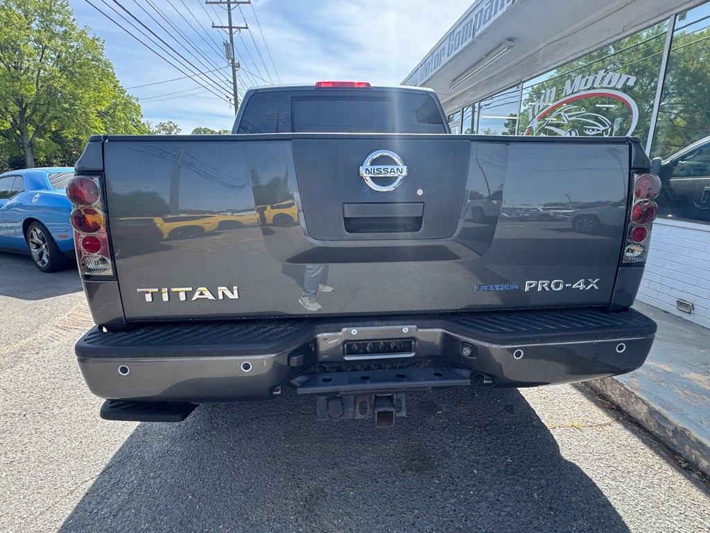 2010 Nissan Titan Image 4