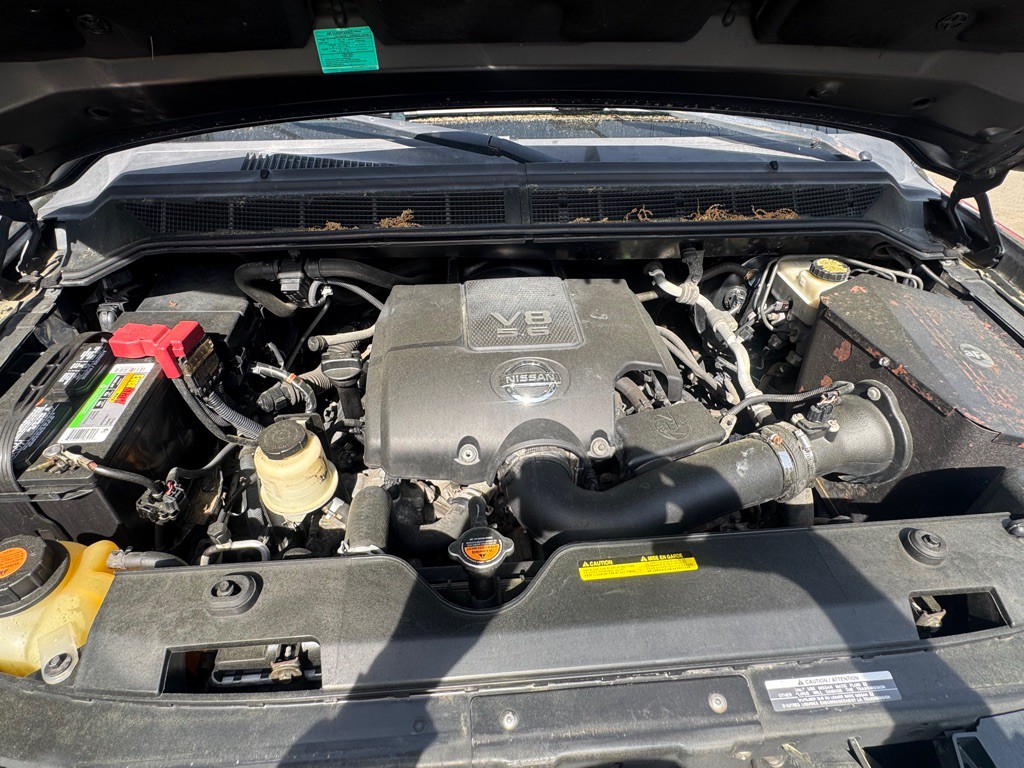 2010 Nissan Titan Image 10