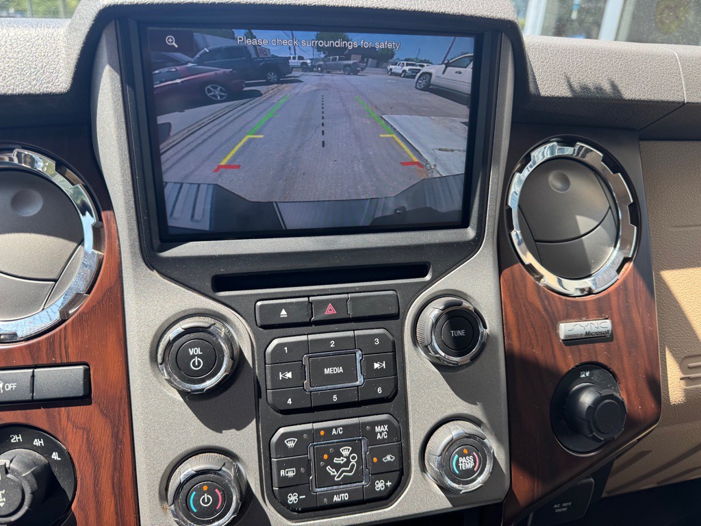 2015 Ford F-250 Image 20