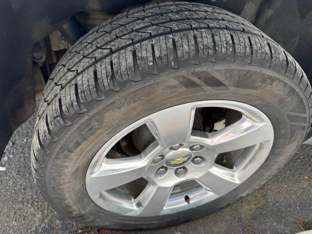 2015 Chevrolet Suburban Image 7