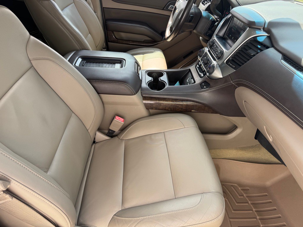 2015 Chevrolet Suburban Image 10