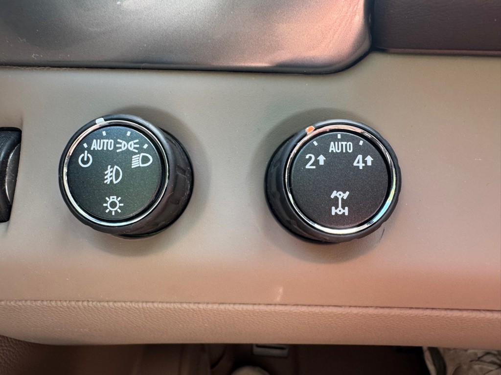 2015 Chevrolet Suburban Image 16