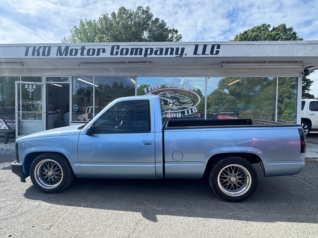 1990 Chevrolet C/K Image 2