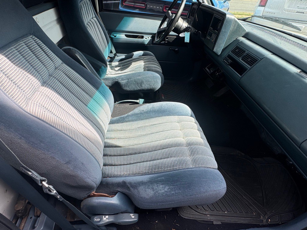 1990 Chevrolet C/K Image 15