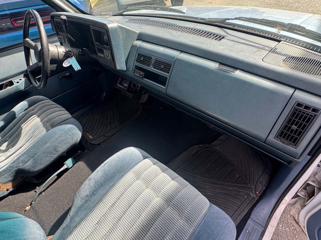 1990 Chevrolet C/K Image 16