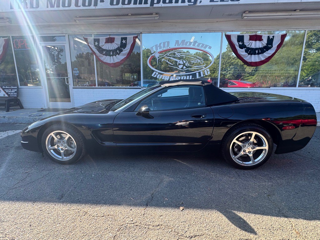 2000 Chevrolet Corvette Image 2