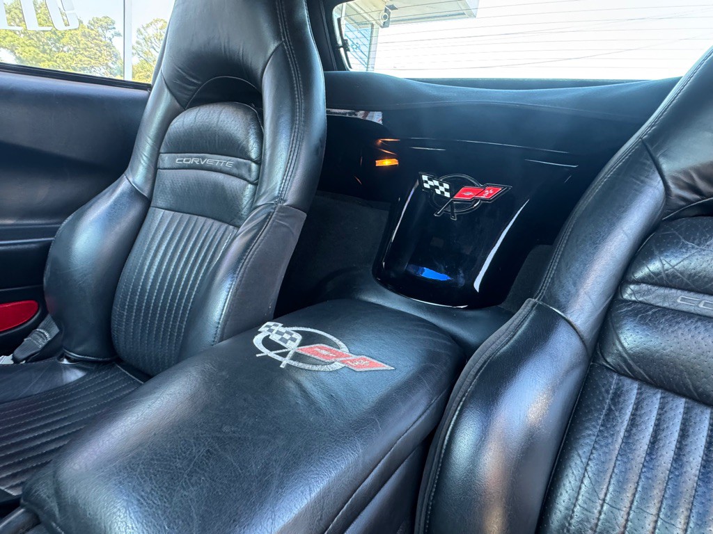 2000 Chevrolet Corvette Image 12