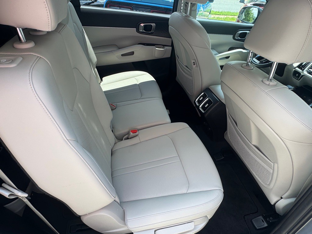 2023 Kia Sorento Image 13