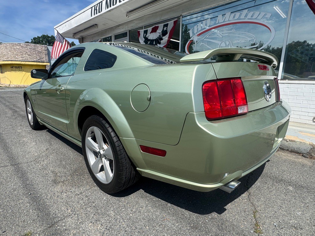 2005 Ford Mustang Image 3