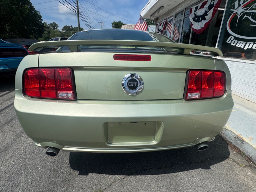 2005 Ford Mustang Image 4