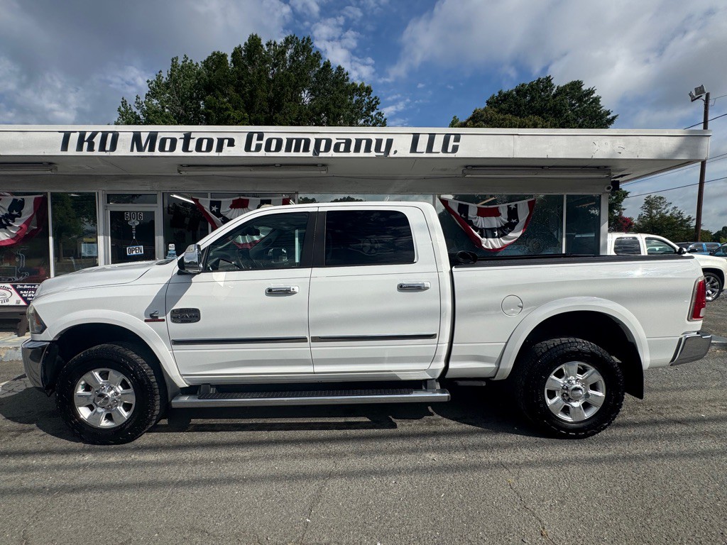 2013 RAM 3500 Image 2