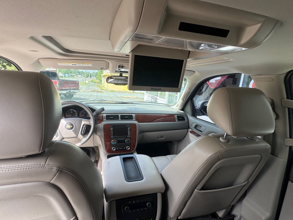 2011 Chevrolet Tahoe Image 11