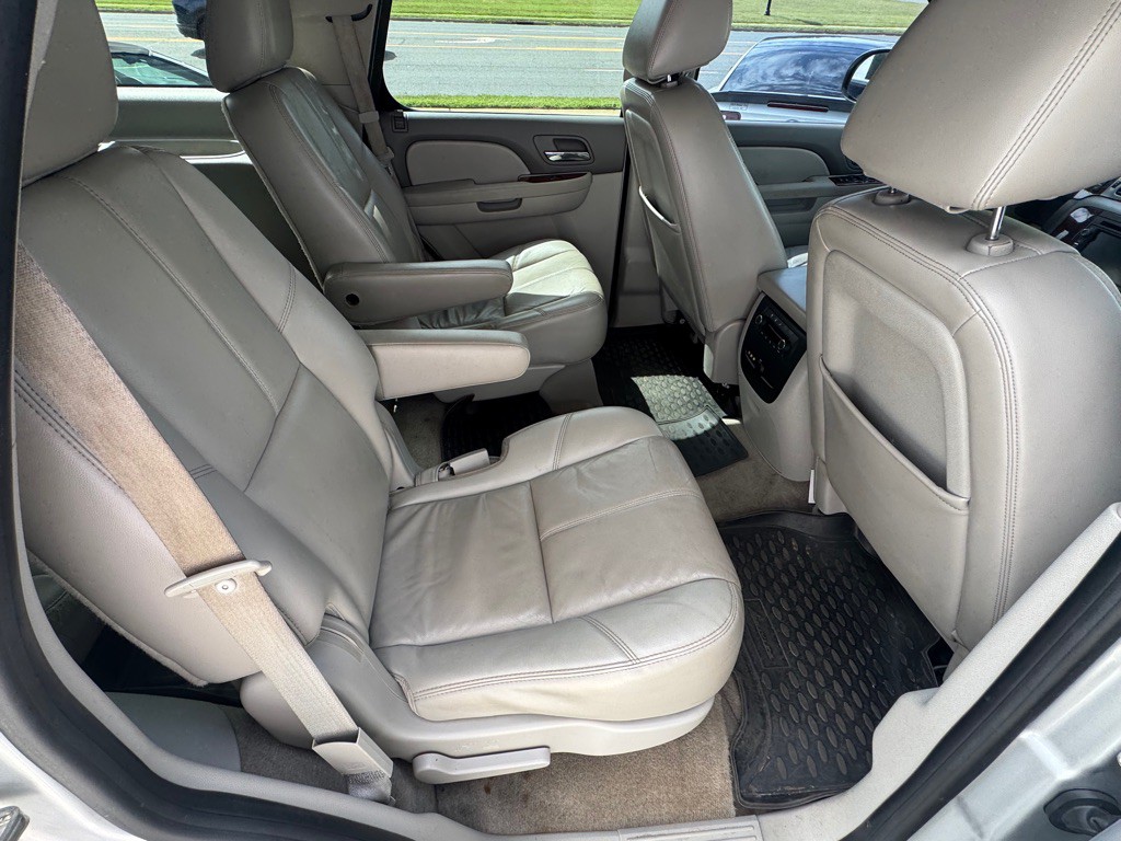 2011 Chevrolet Tahoe Image 13