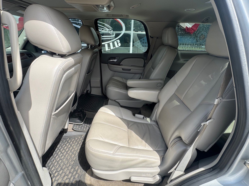 2011 Chevrolet Tahoe Image 14