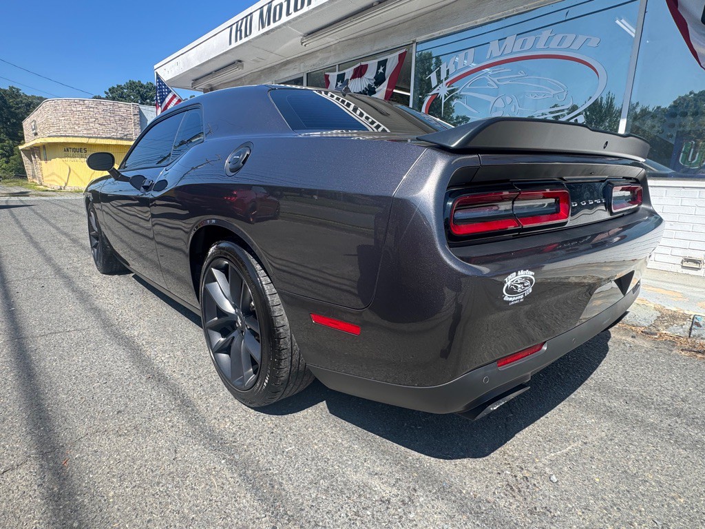 2021 Dodge Challenger Image 3
