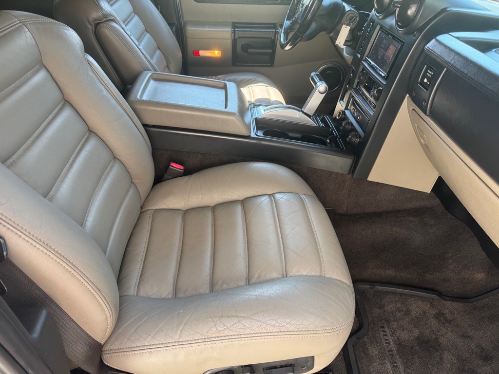 2006 HUMMER H2 Image 12