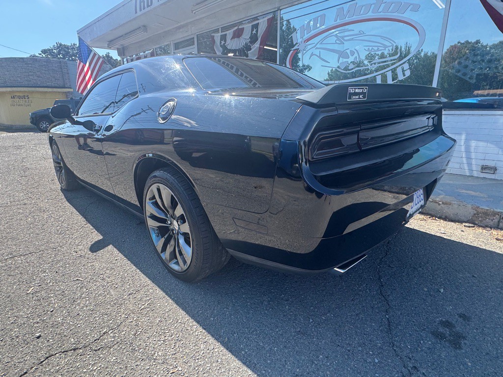 2013 Dodge Challenger Image 3