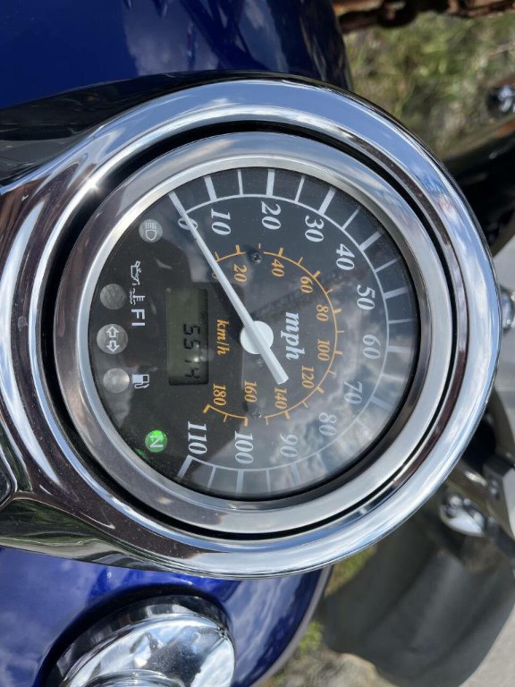 2005 Suzuki Boulevard Image 2