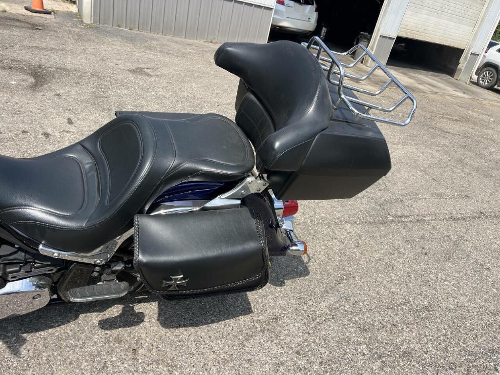 2005 Suzuki Boulevard Image 4