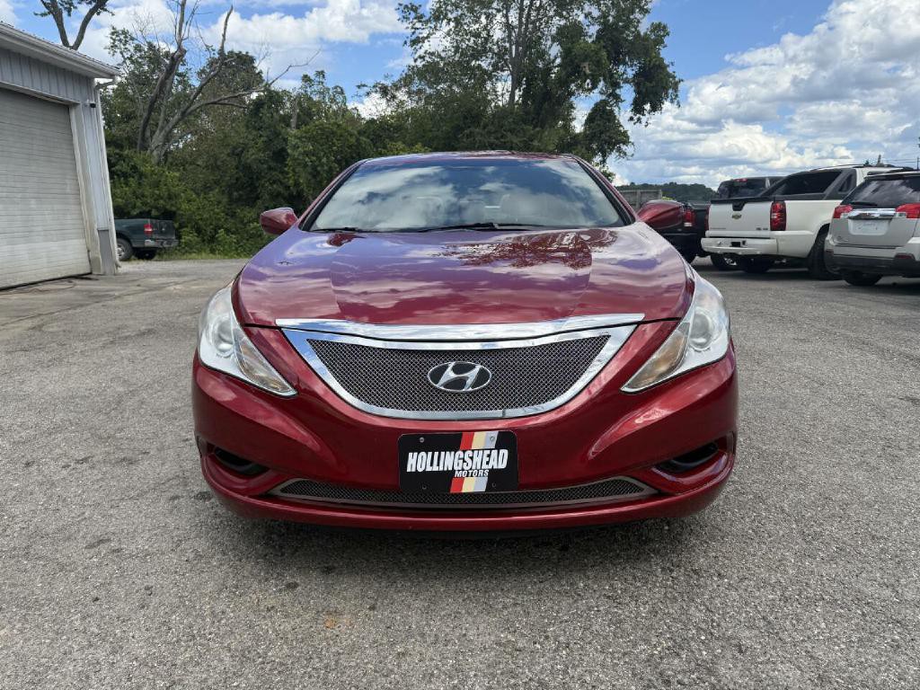 2011 Hyundai Sonata Image 2