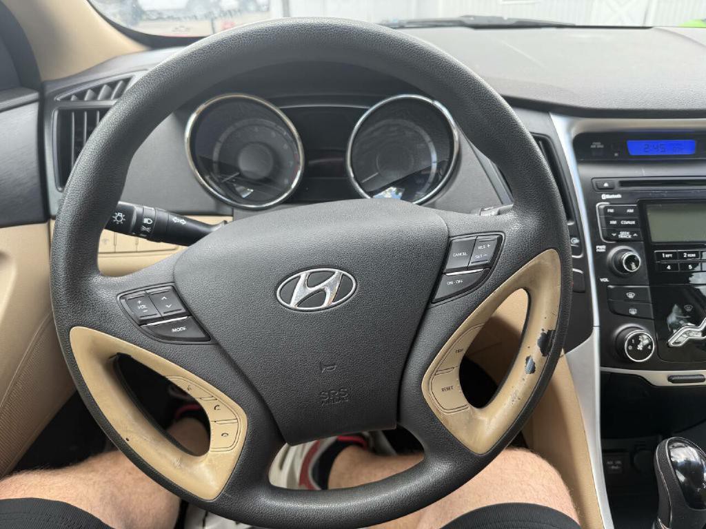 2011 Hyundai Sonata Image 12
