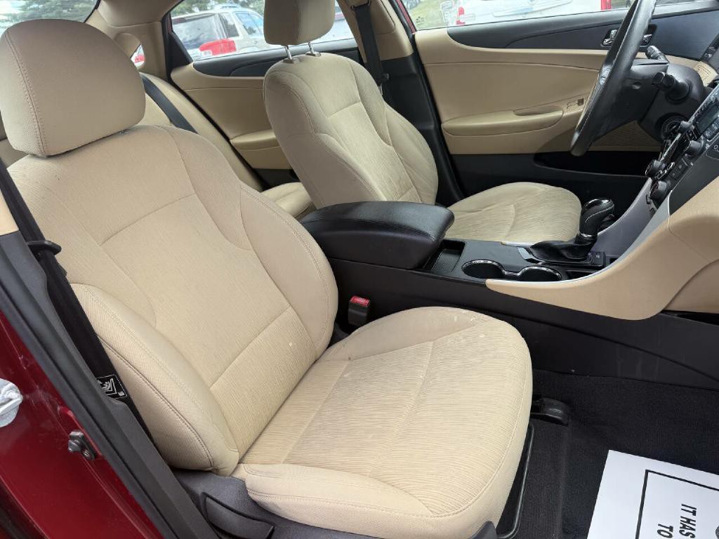 2011 Hyundai Sonata Image 14
