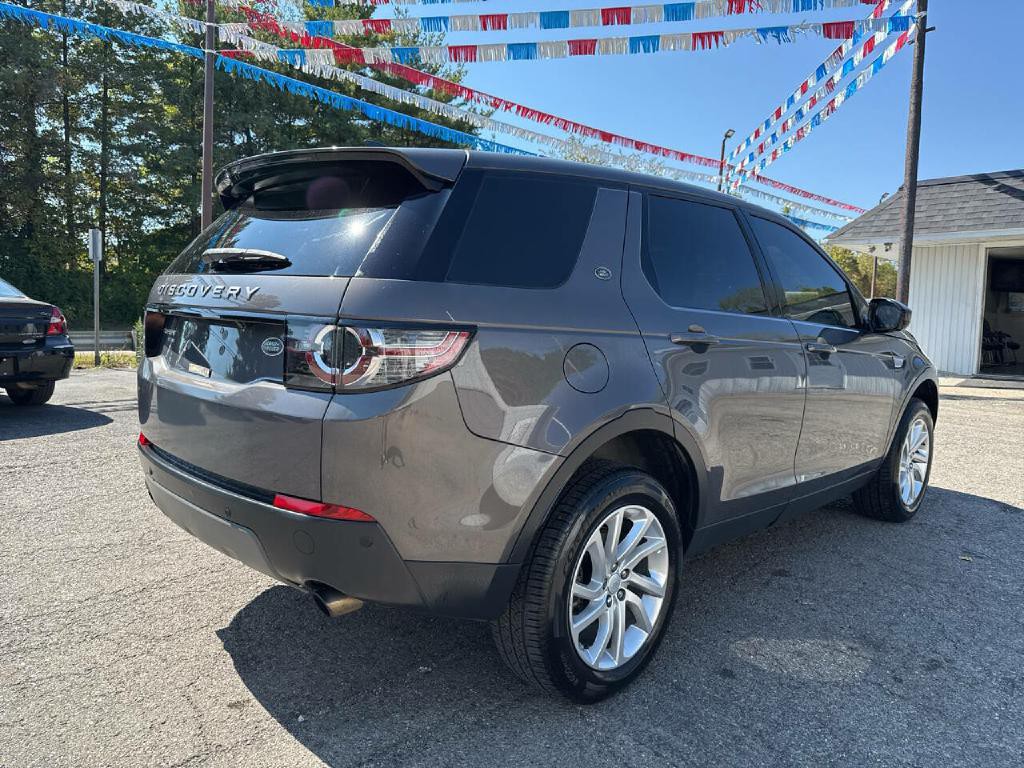 2017 Land Rover Discovery Sport Image 2