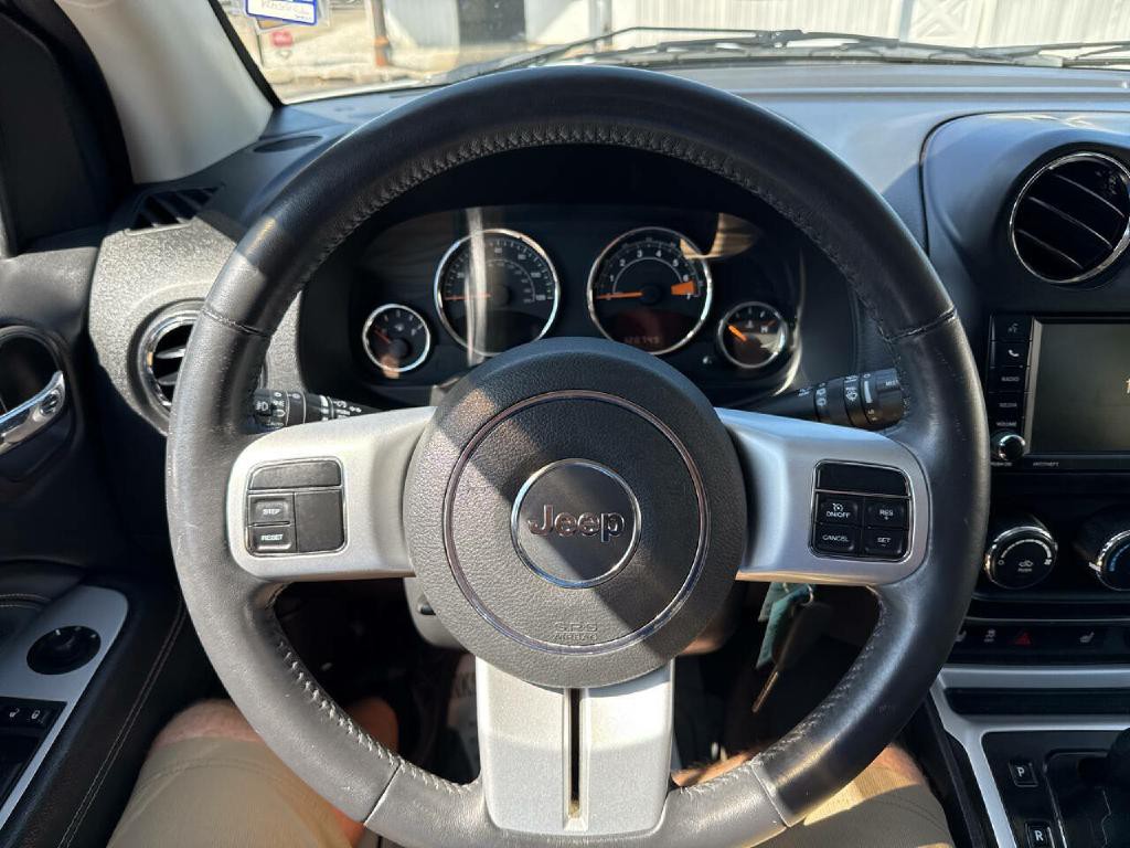 2017 Jeep Compass Image 2
