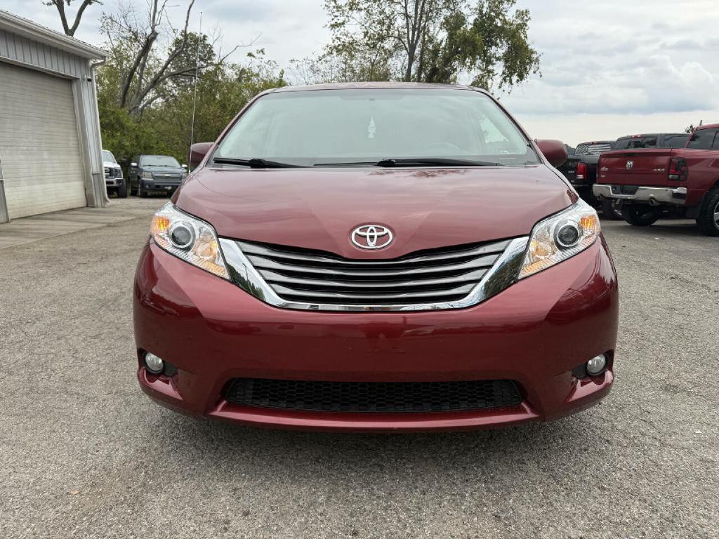 2011 Toyota Sienna Image 22