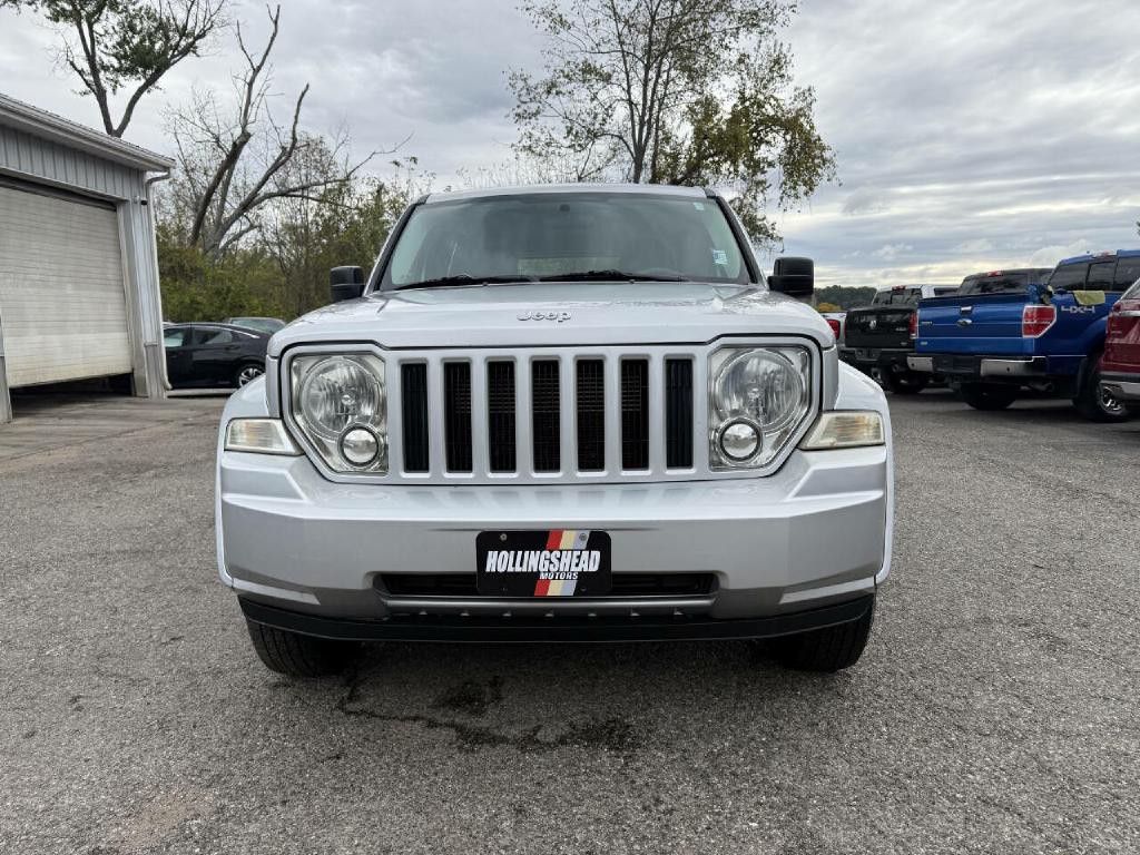 2012 Jeep Liberty Image 2