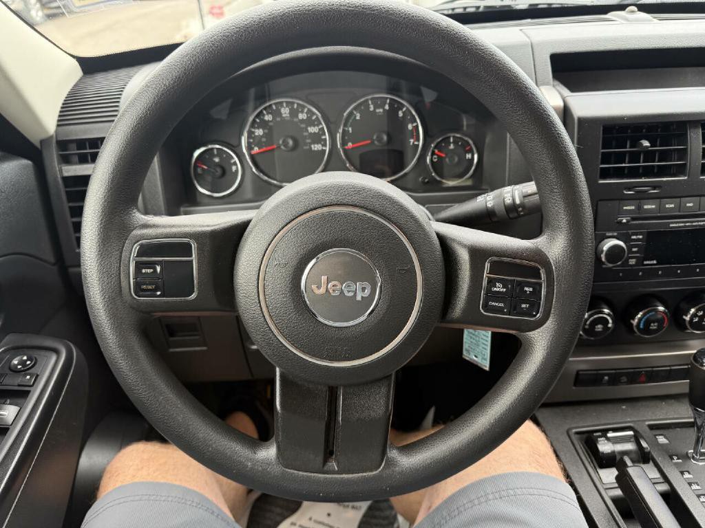 2012 Jeep Liberty Image 10