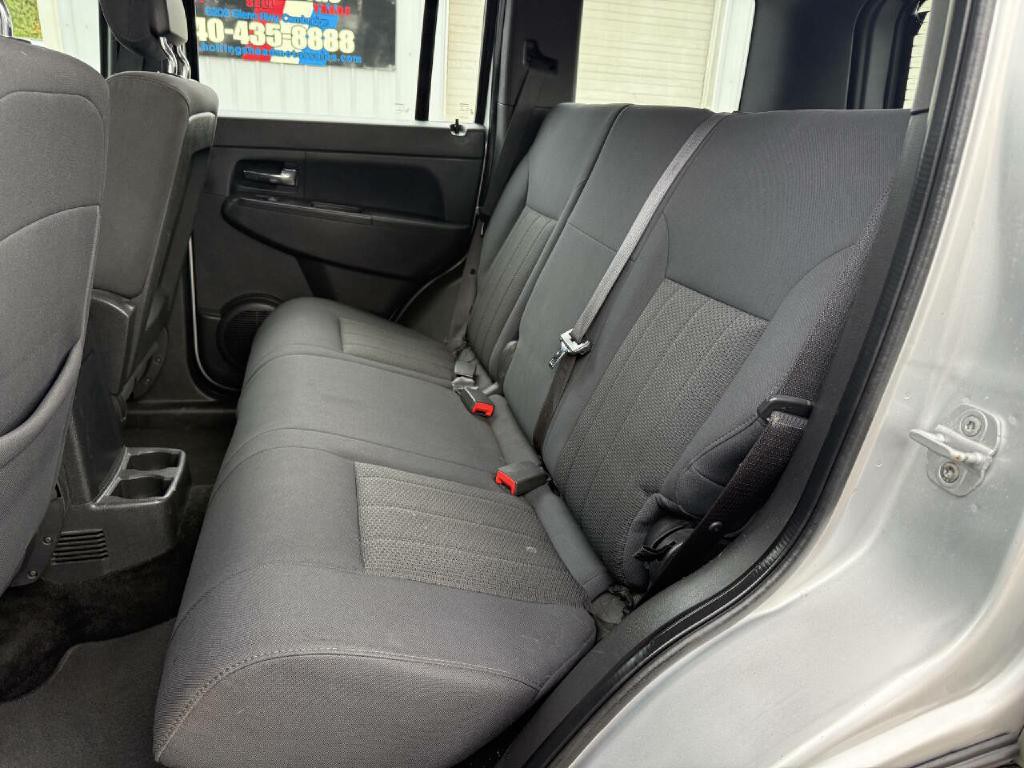 2012 Jeep Liberty Image 13