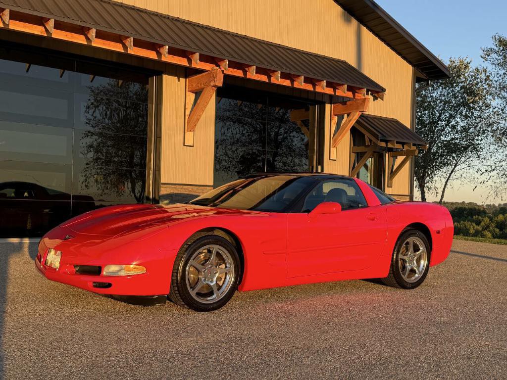 2002 Chevrolet Corvette Image 2