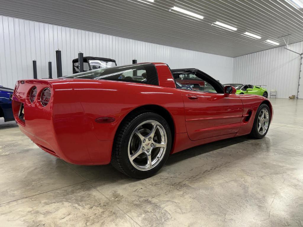 2002 Chevrolet Corvette Image 12