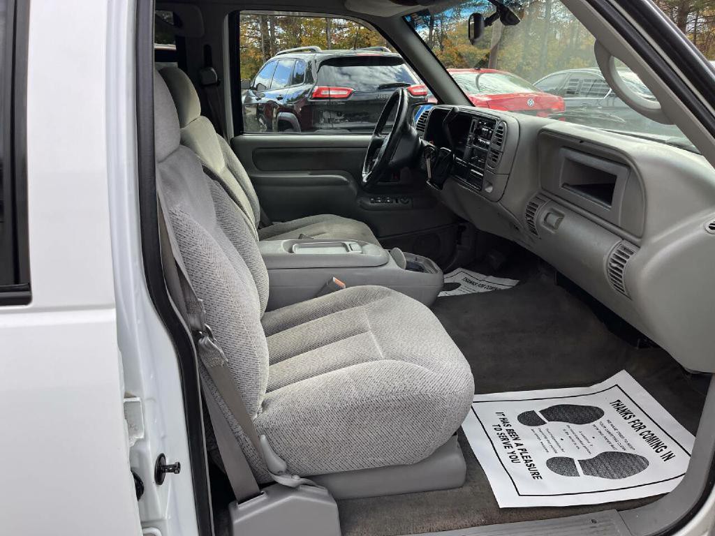 2000 Chevrolet C/K Image 12