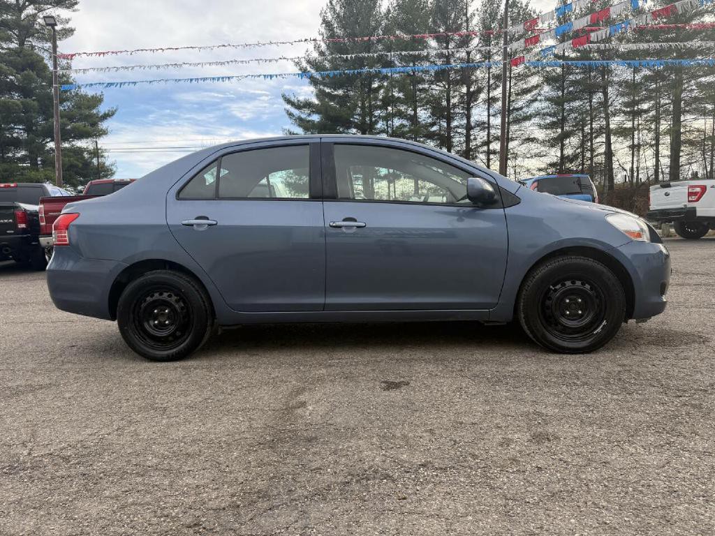 2012 Toyota Yaris Image 4