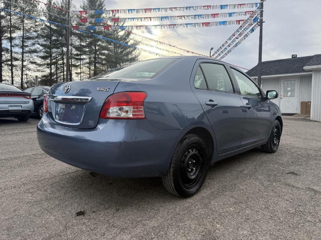 2012 Toyota Yaris Image 5