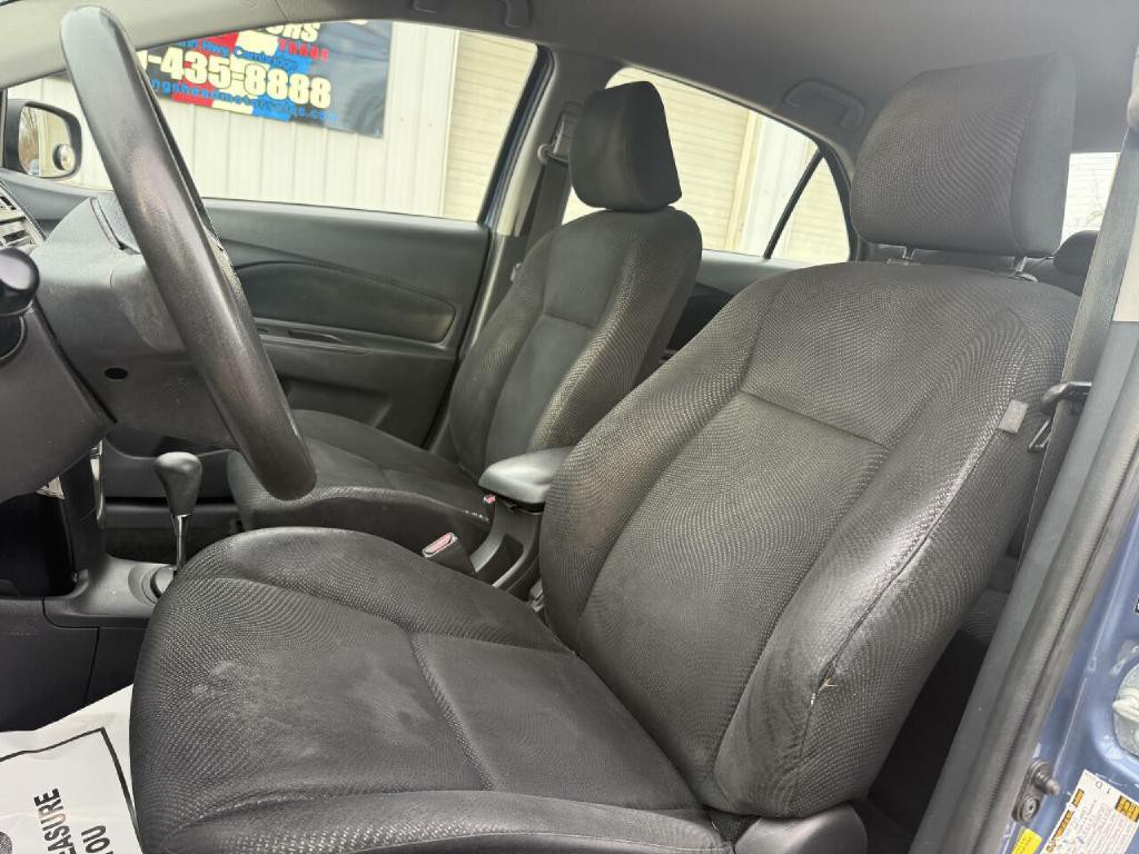 2012 Toyota Yaris Image 11