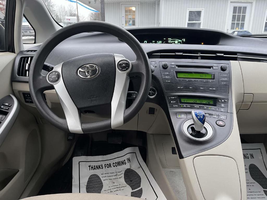 2010 Toyota Prius Image 11