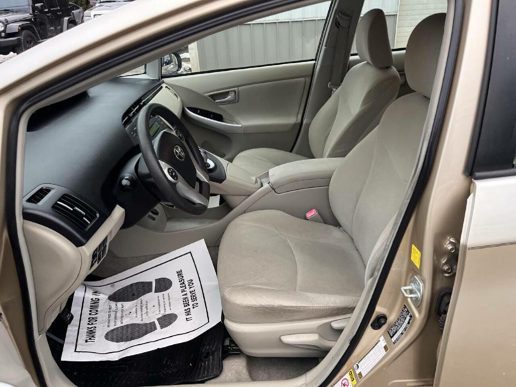 2010 Toyota Prius Image 12