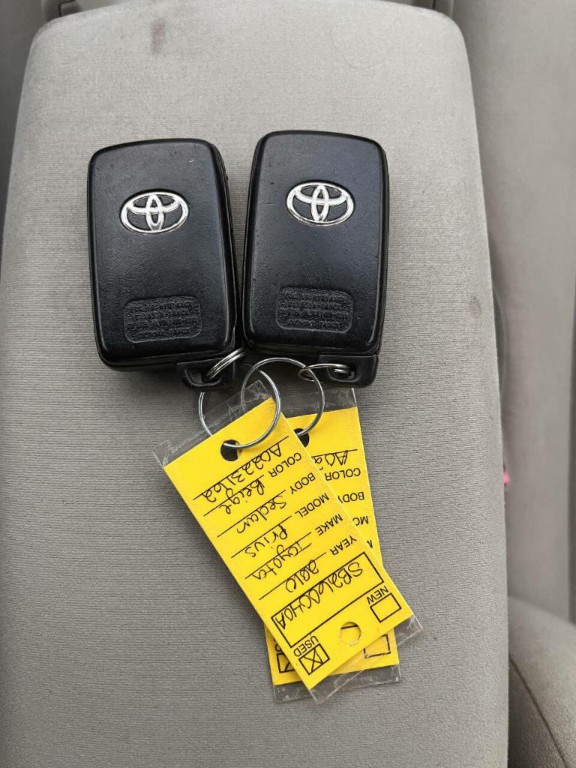 2010 Toyota Prius Image 13