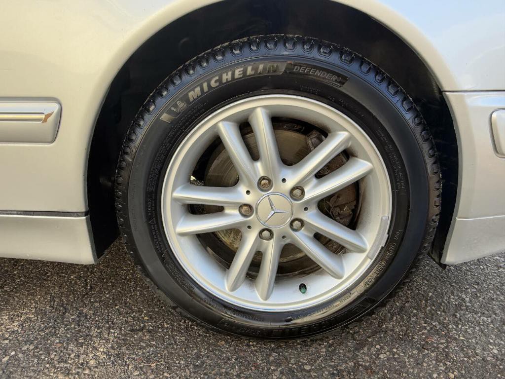 2002 Mercedes-Benz E-Class Image 8