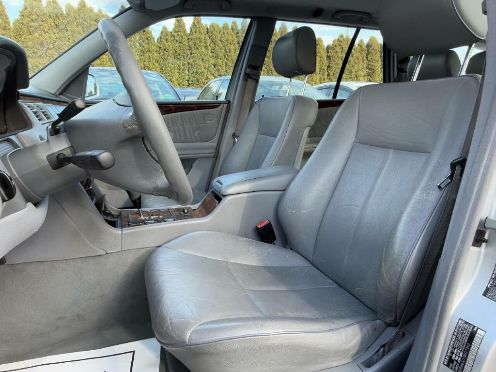 2002 Mercedes-Benz E-Class Image 10