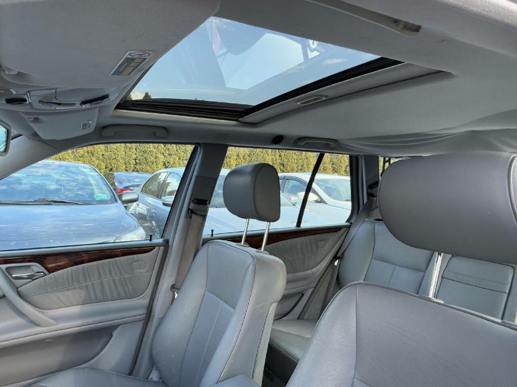 2002 Mercedes-Benz E-Class Image 11