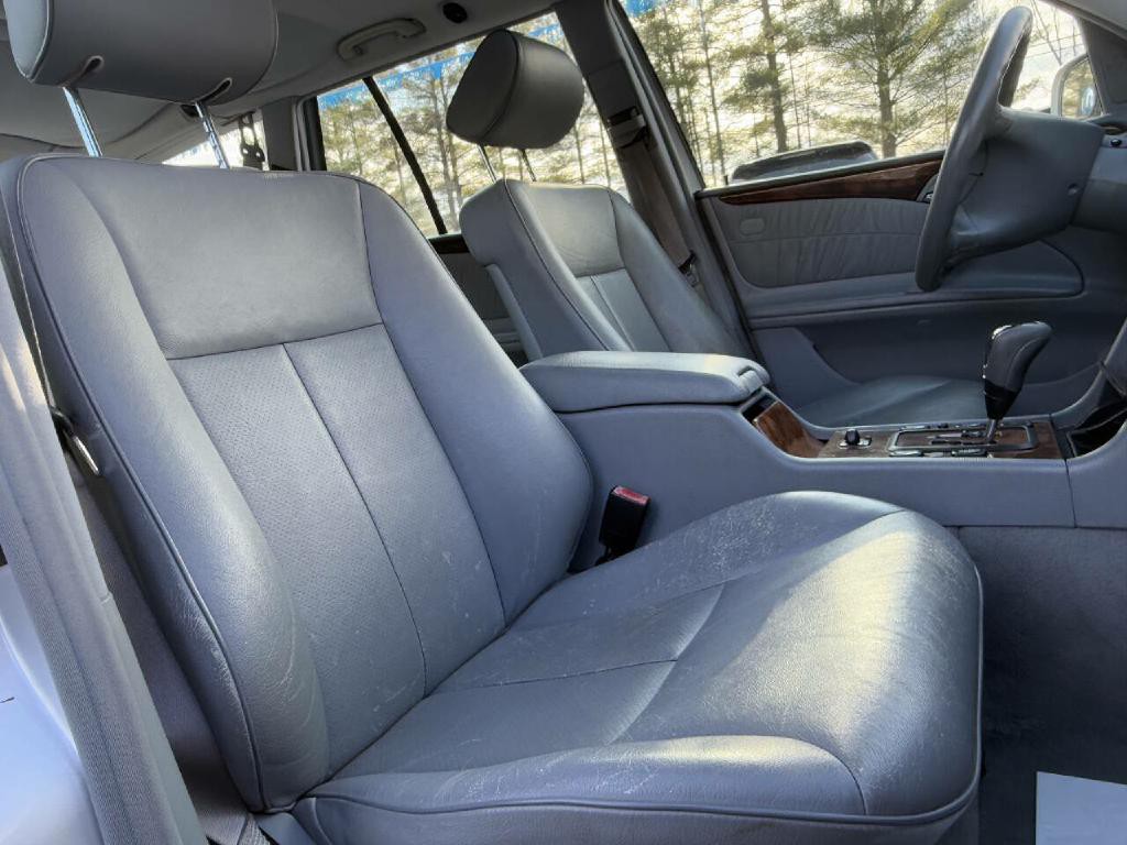 2002 Mercedes-Benz E-Class Image 14