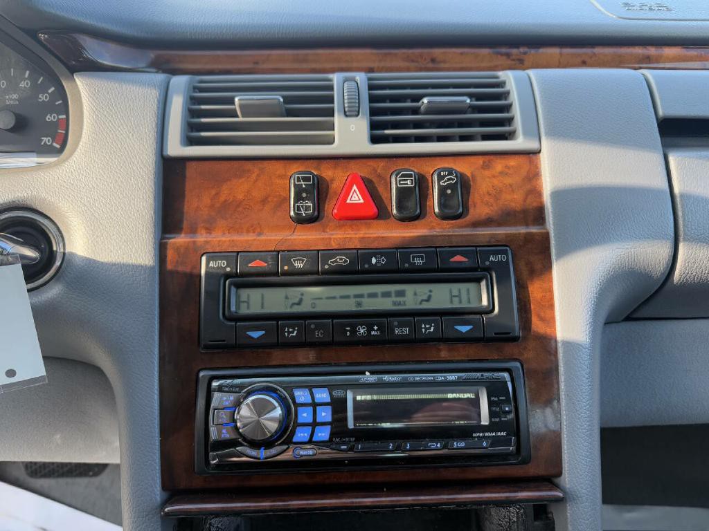 2002 Mercedes-Benz E-Class Image 15